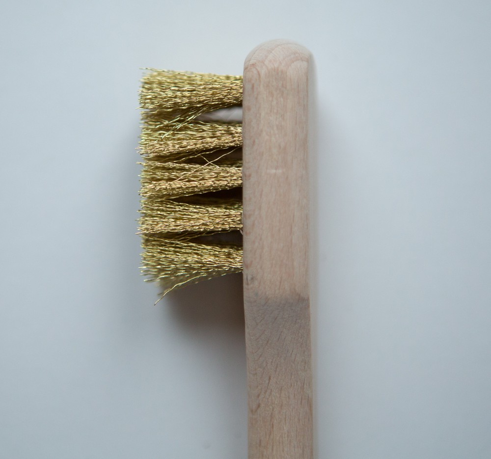 Suede Brush with Handle
