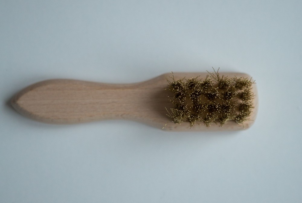 Suede Brush with Handle
