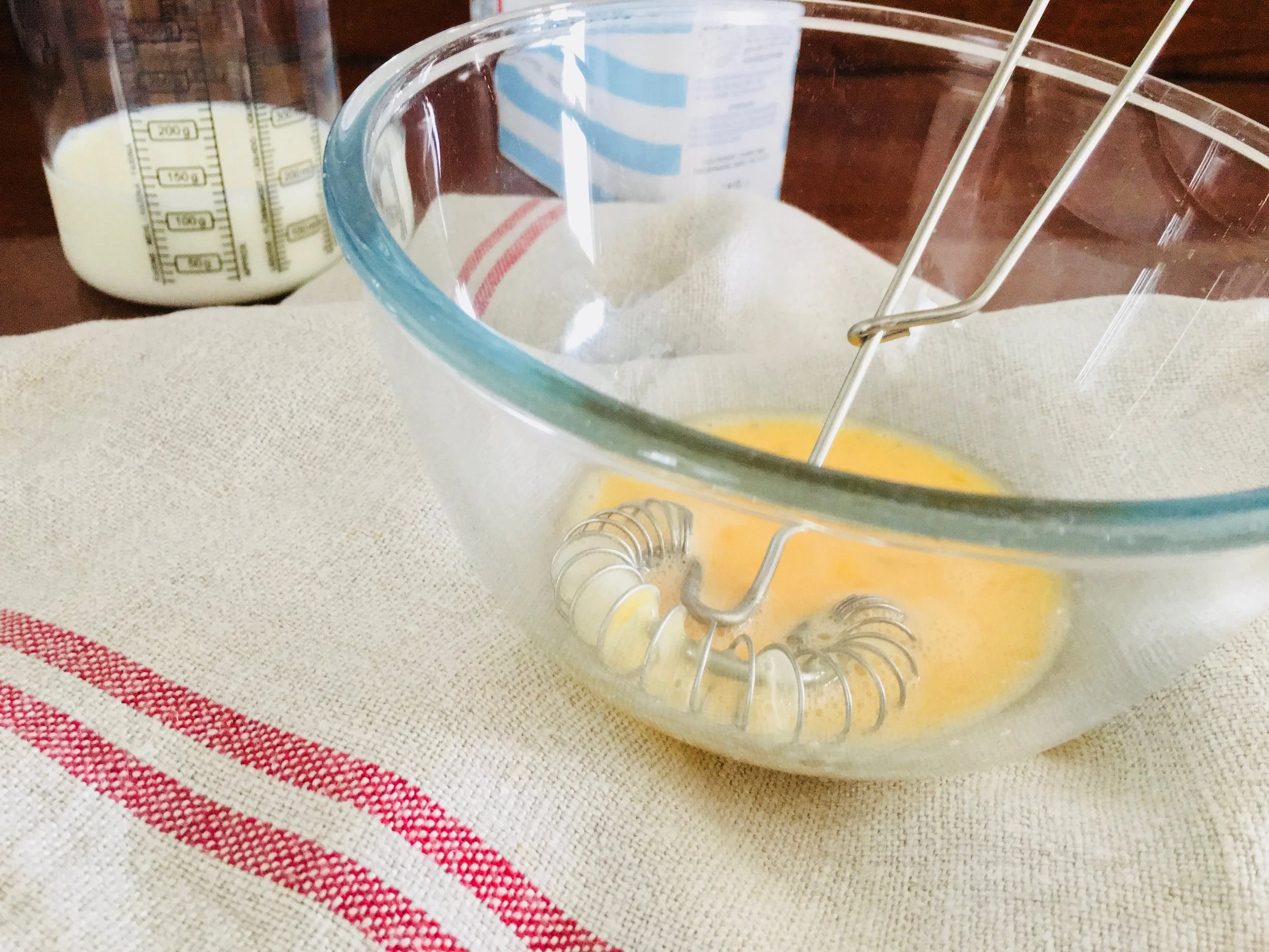 Hand whisk