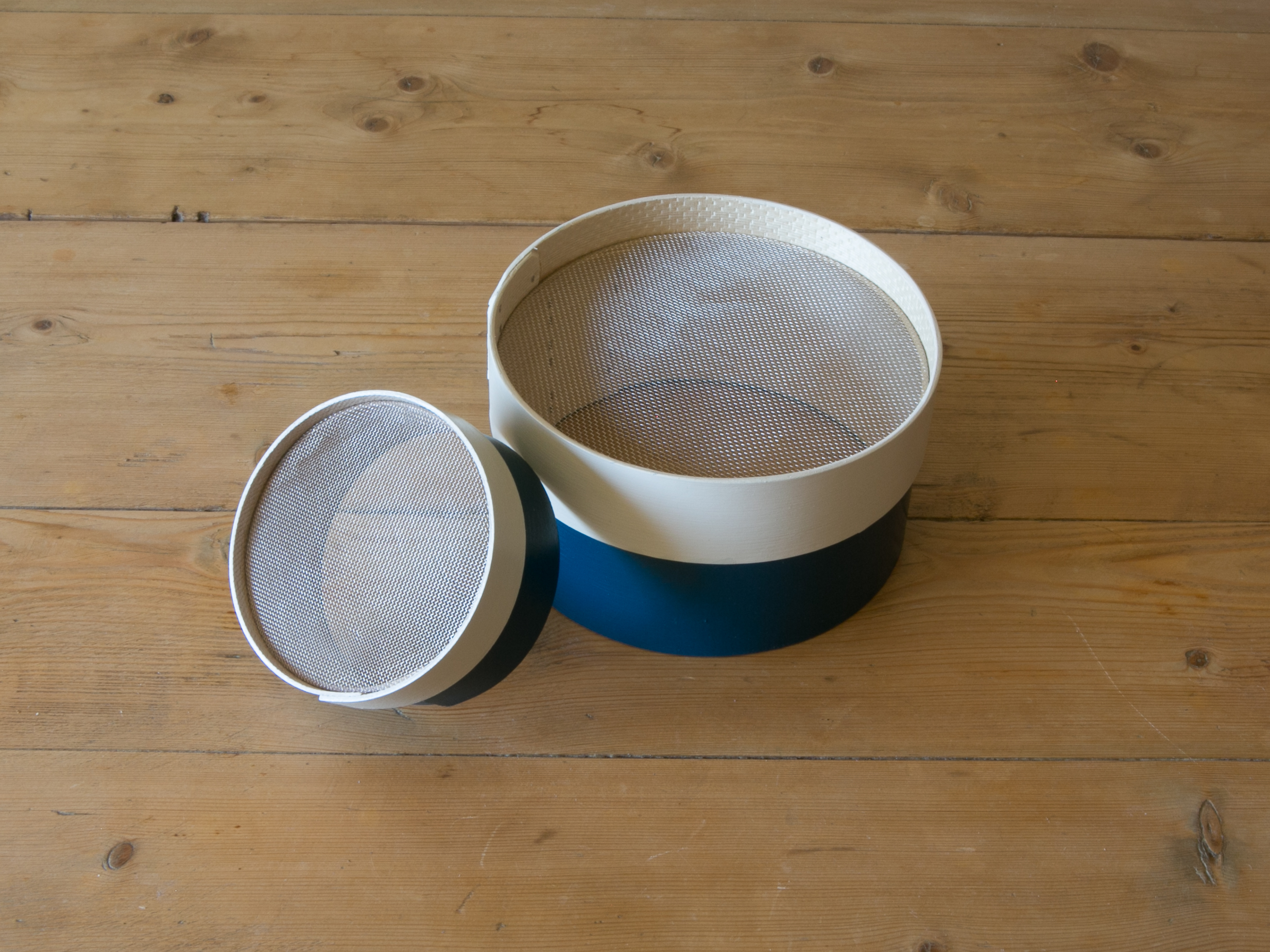 small flour sieve