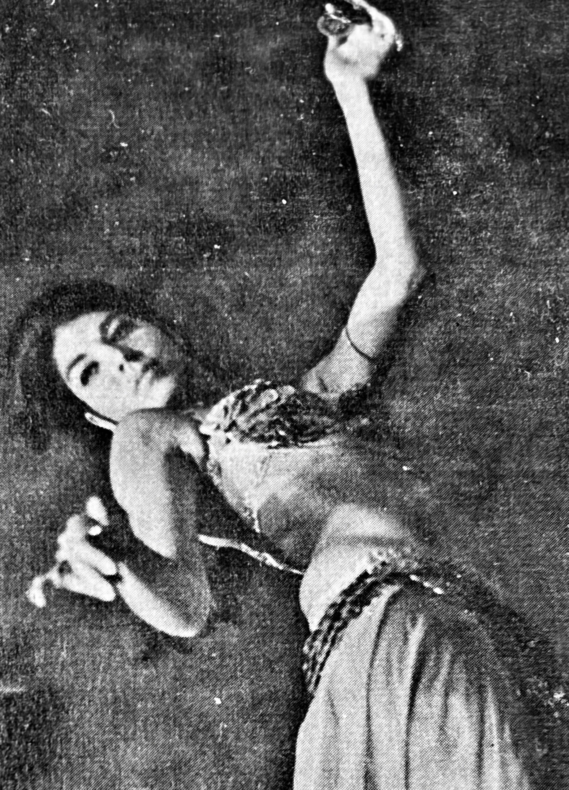 Belly dancer in black and white