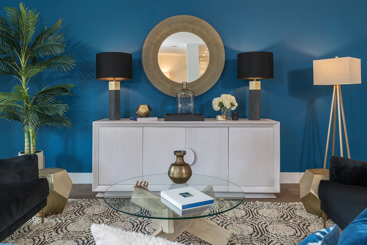 Sharon-Green-Menlo-Park_Model-A2_Living-room-Accent-wall-cropped_V1-3.jpg
