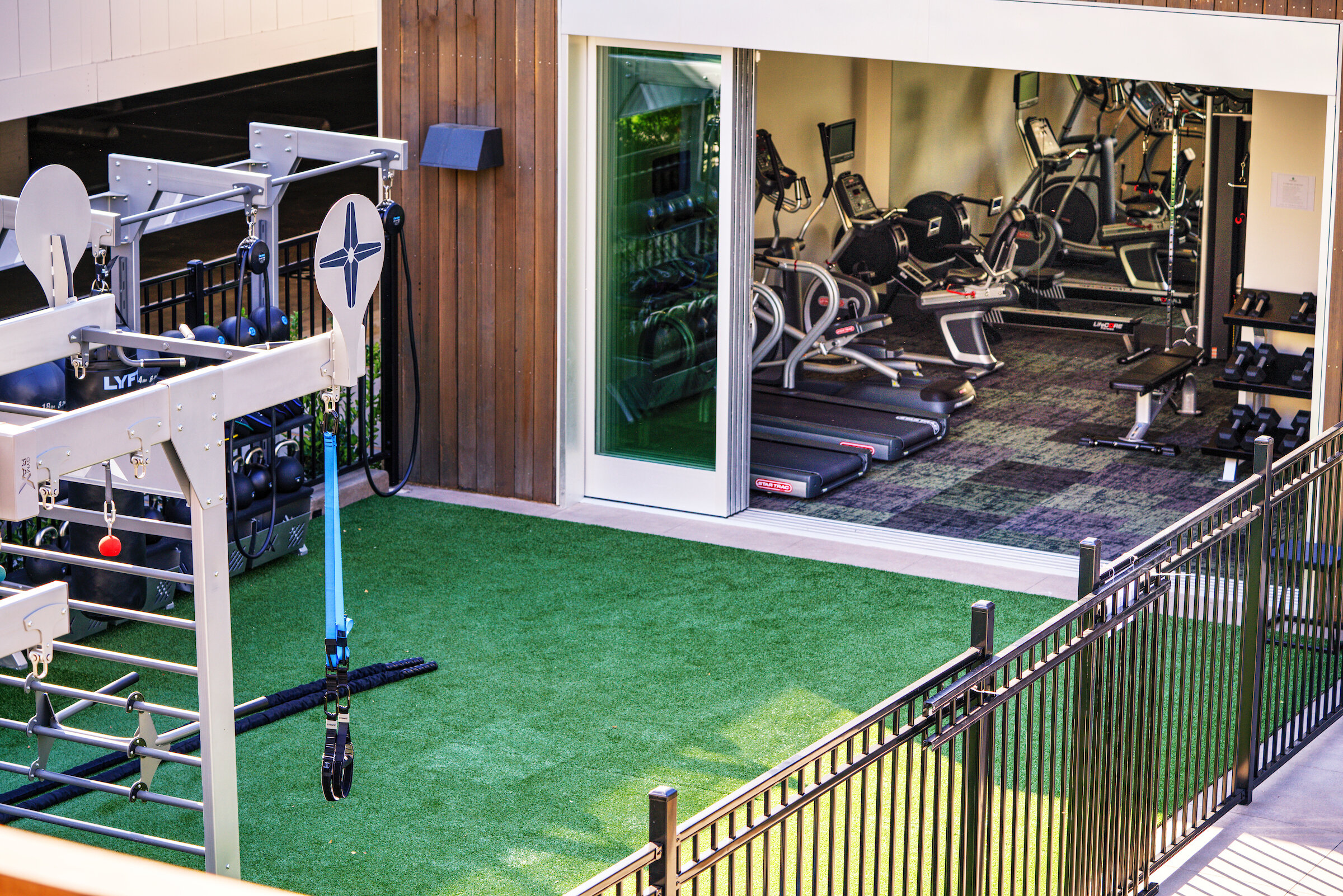 Sharon Green Menlo Park_Clubhouse with Indoor Outdoor Fitness Center_190926_1628_l.jpg