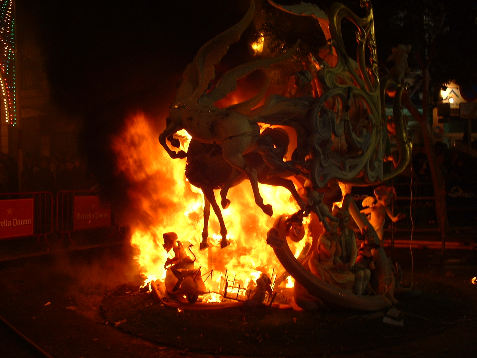 kids fallas burning.jpg