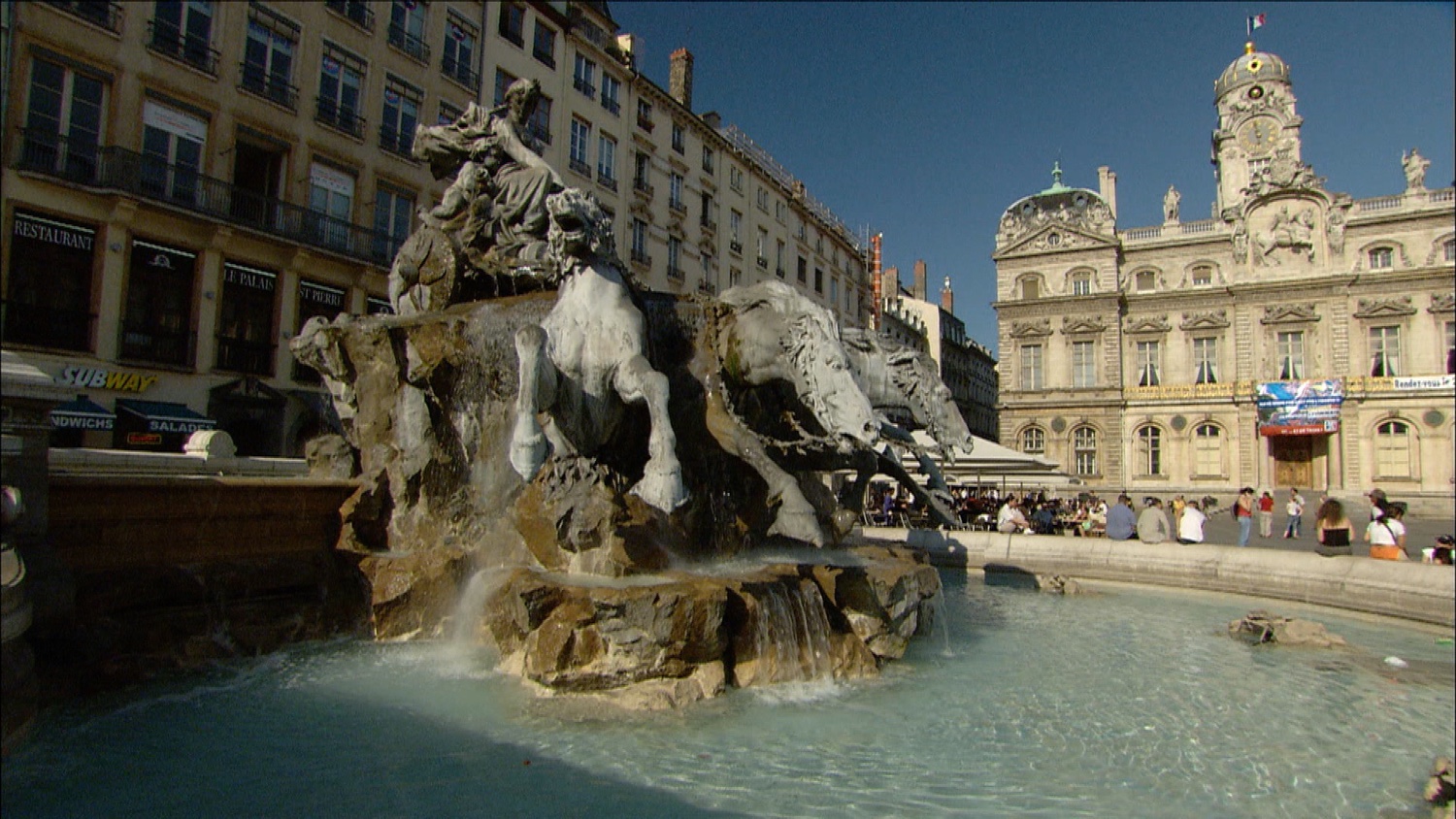 FFOTW_107_great fountain lyon.jpg