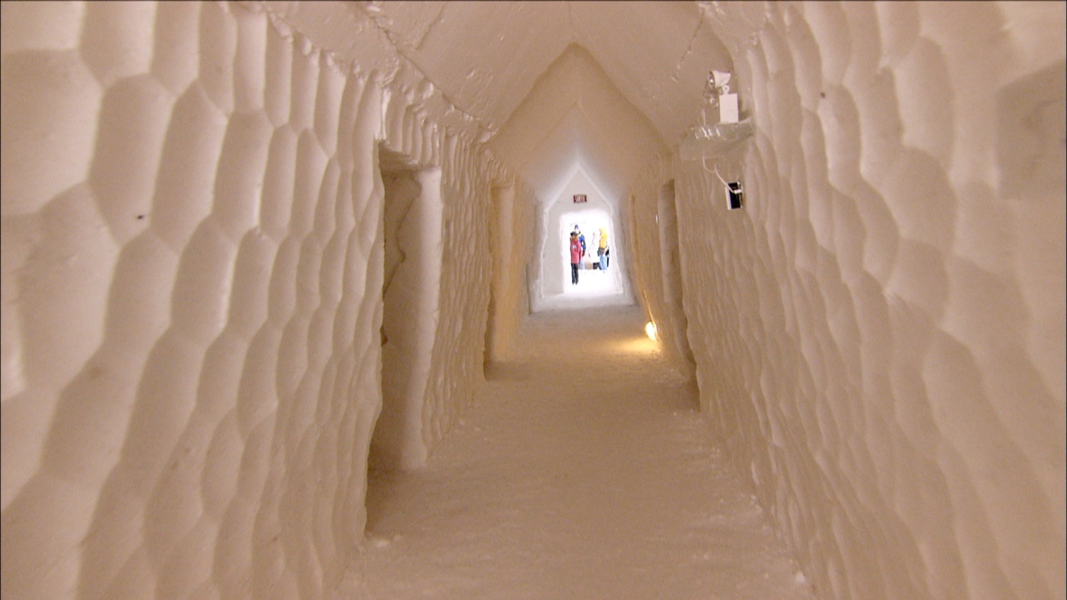 FFOTW_104_ice hotel hallway.jpg