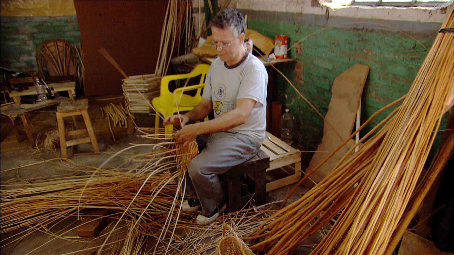 FFOTW_202_man making baskets.jpg