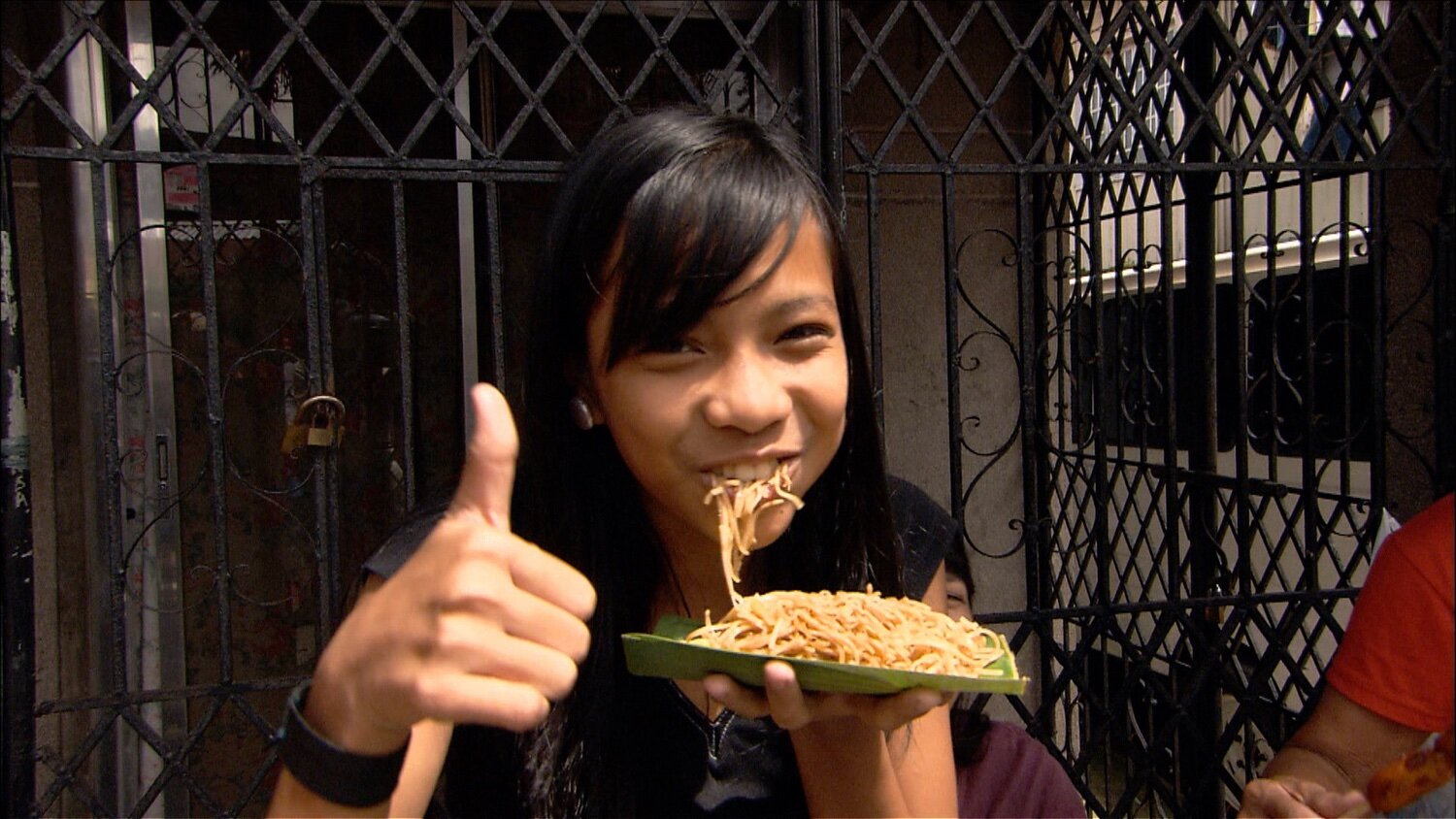 205_Philippines_noodle girl.jpg