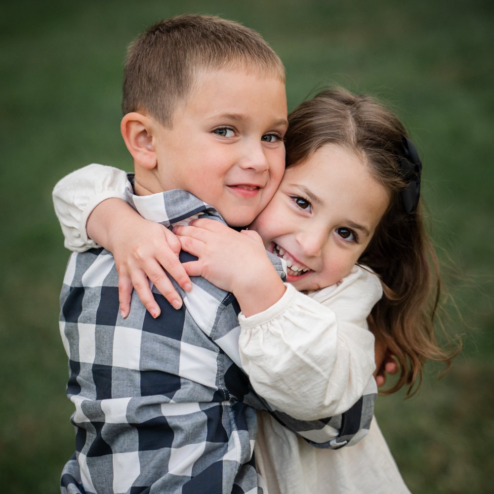 Hugging Siblings - Heather Philbin Photography
