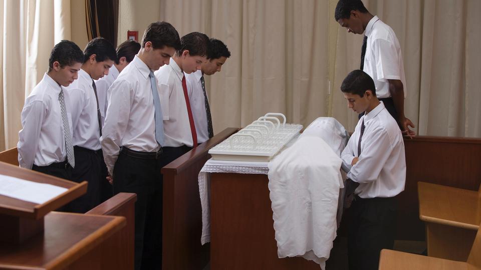 Blessing_the_sacrament.jpg