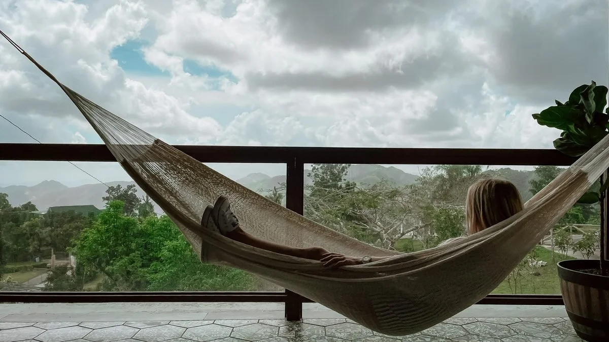Villa 1C Hammock - Credit_ El Pretexto (1)_small.jpg