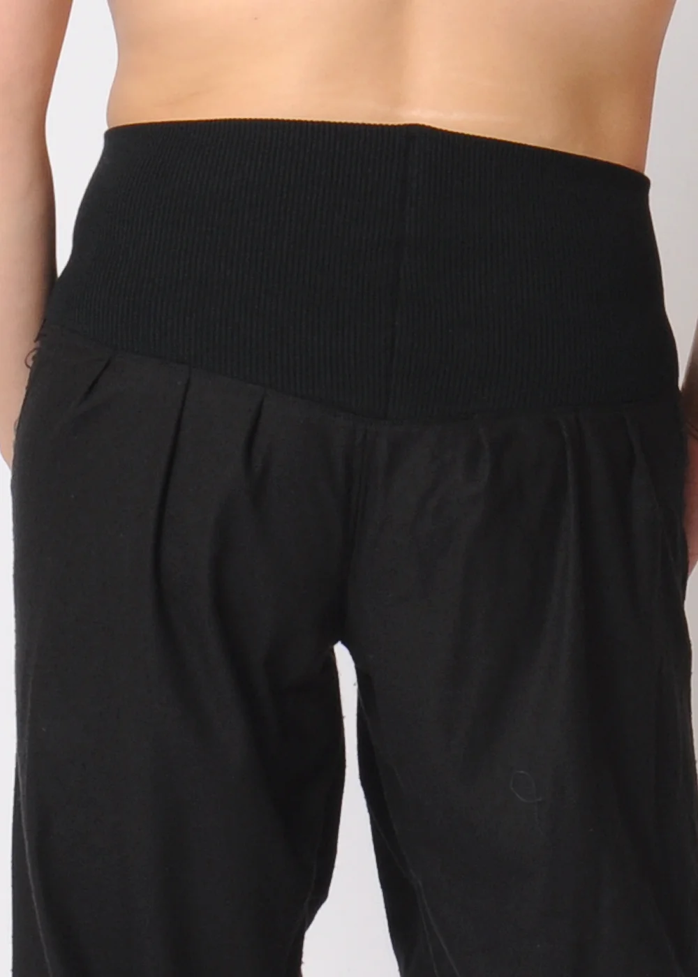 ilmu_tao_pant_back_detail2_web.jpg
