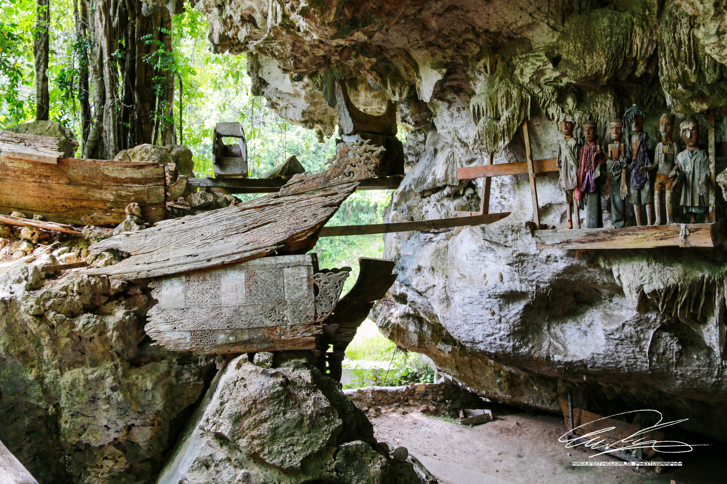 Suaya Tampangallo Burial Cave