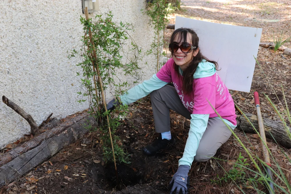 Corporate team volunteering together