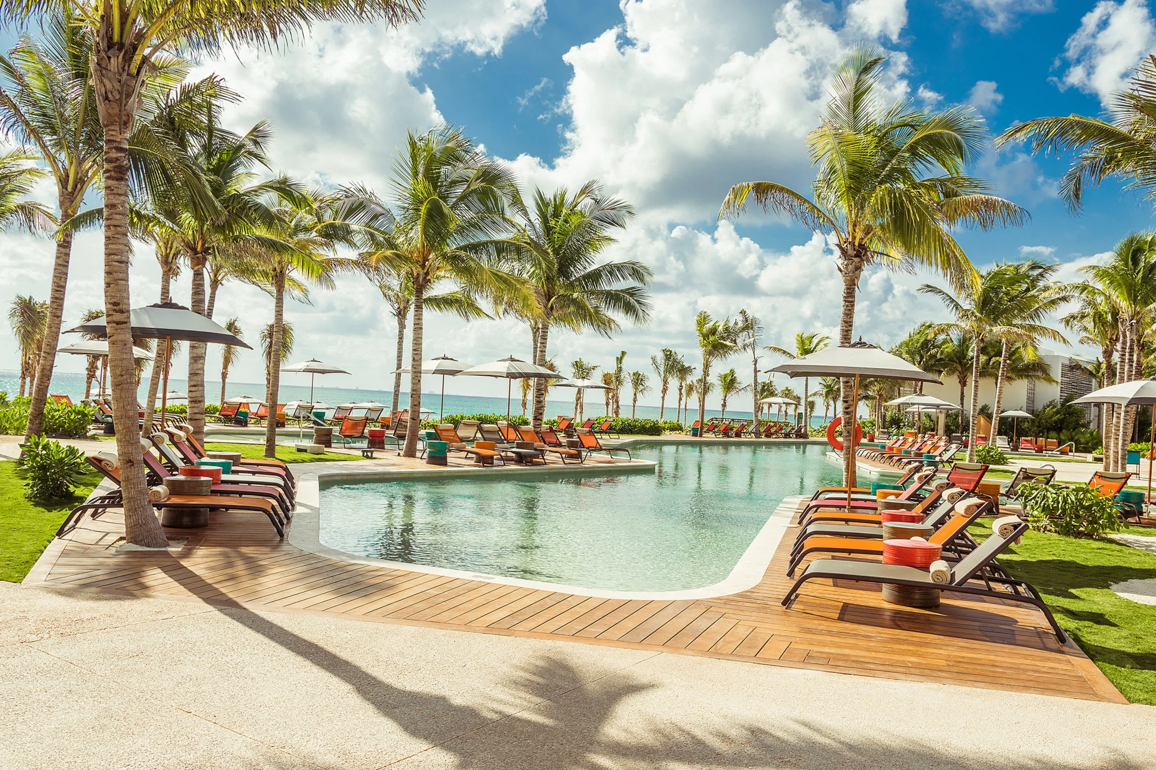 Andaz-Mayakoba-P259-Pool-Sunchair.4x3.jpg