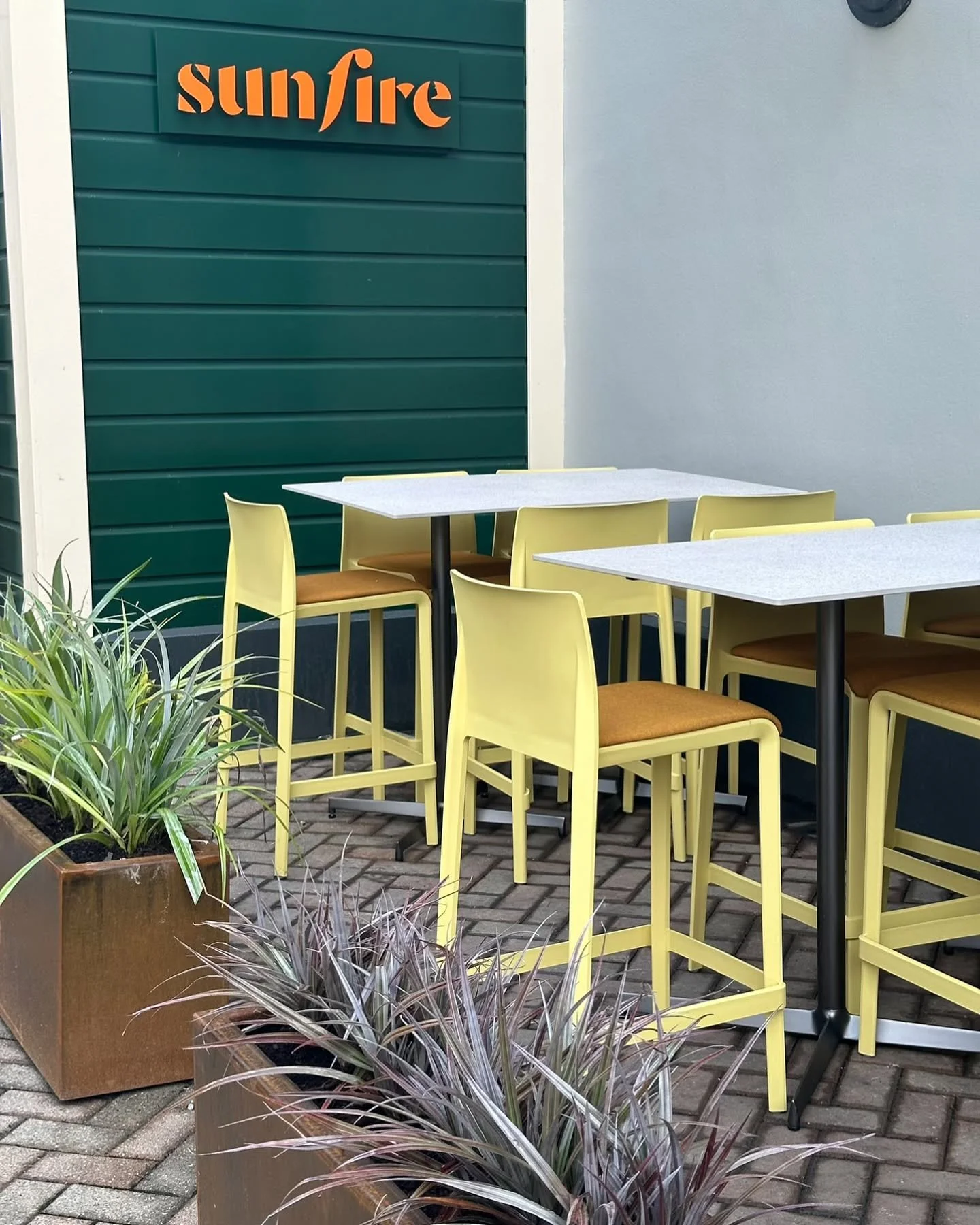 @sunfirequeenstown is Queenstown&rsquo;s newest hot spot! 

Indoor plants not only bring a touch of nature indoors but also create a welcoming and relaxing ambiance for customers. 

In terms of aesthetics, plants can be used as decorative elements to