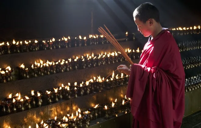Circuiting the Jokhang ceremony in Tibet | Source: RoughGuides
