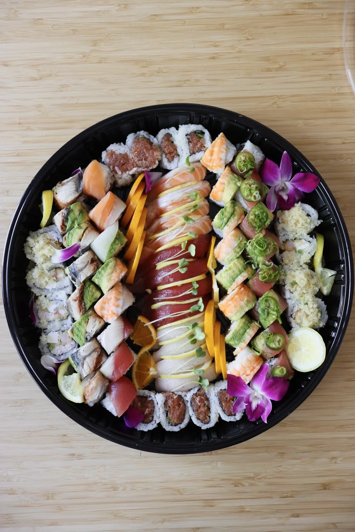Sushi plater