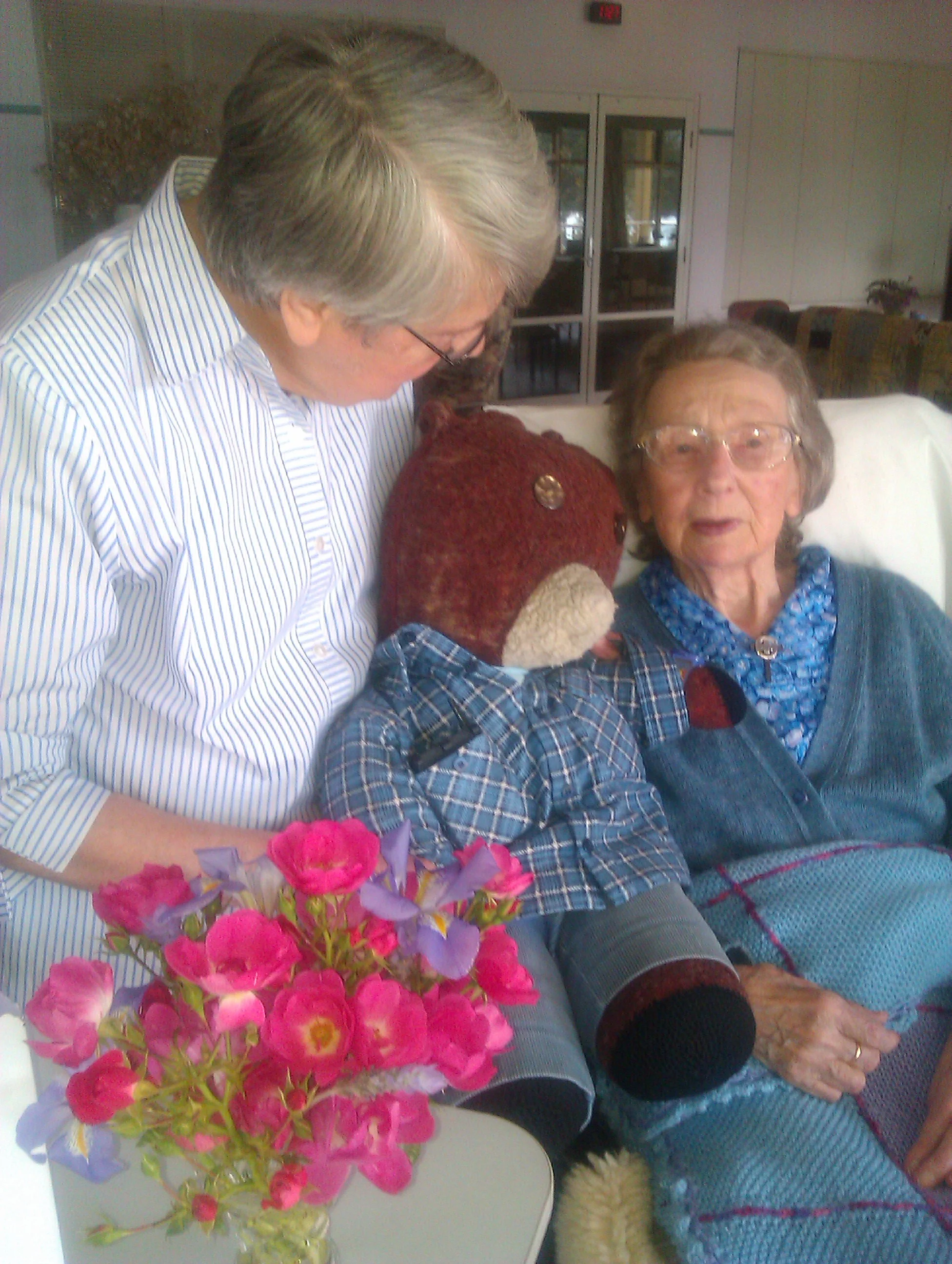 Sr Patricia ministers to Sr Philippa