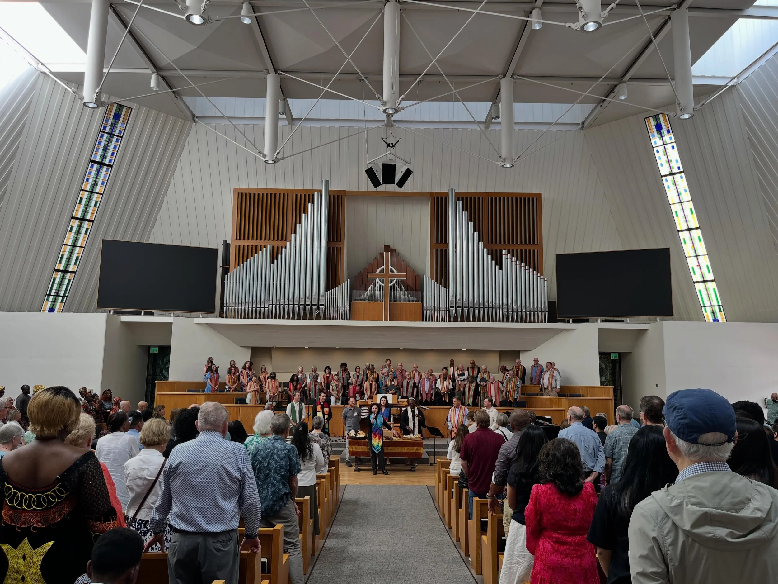 Happy World Communion Sunday! Thank you @firstpresberkeley for welcoming us well! #worldcommunionsunday #8churchestogether