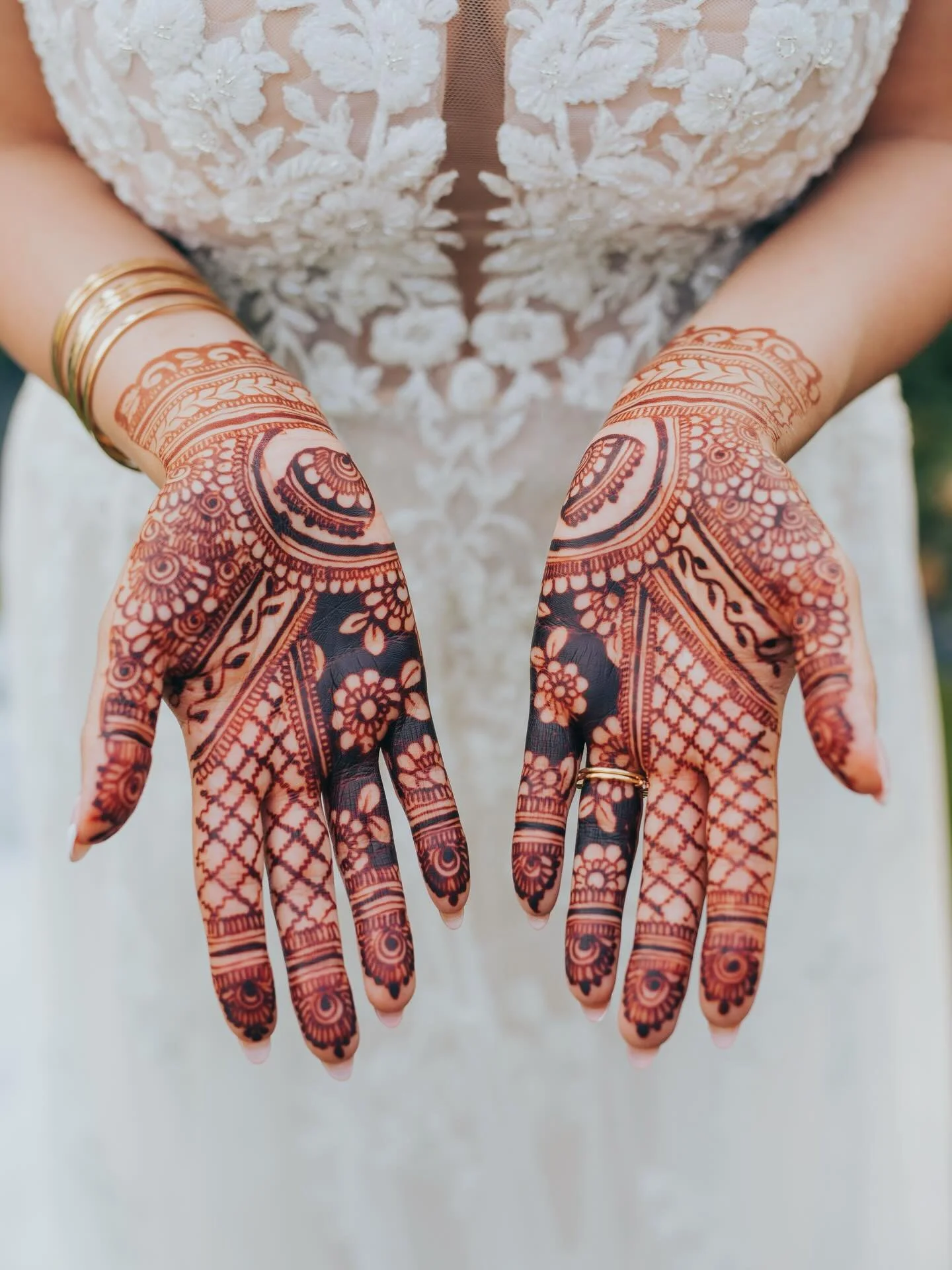 Ellie &amp; Aazim&rsquo;s wedding beautifully combined delicate details that honored each of their cultures.
Henna is more than just a beautiful detail each intricate design tells a story, honoring family, tradition, and the journey into marriage. A 