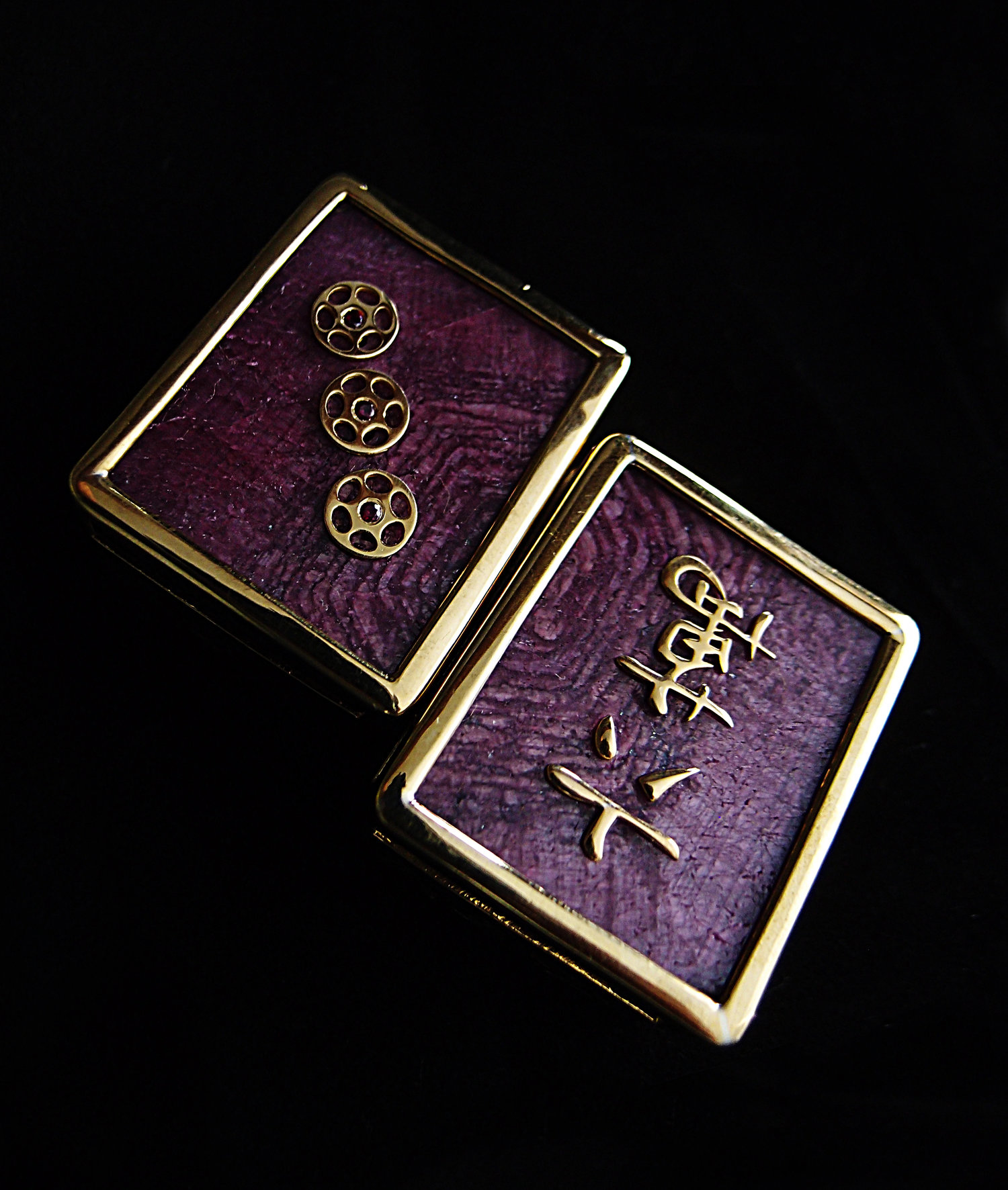 Luxury Mahjong Set – Style on the Dot