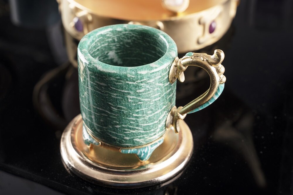 Green Aventurine tea set - exquisite carving of a tea kettle and 4 tea