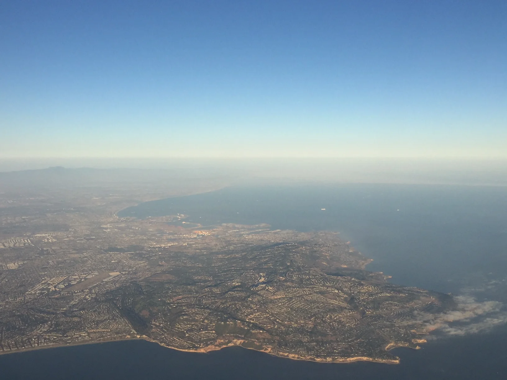 View looking south at the Palos Verdes peninsula. (c) J. Sarrow 2018