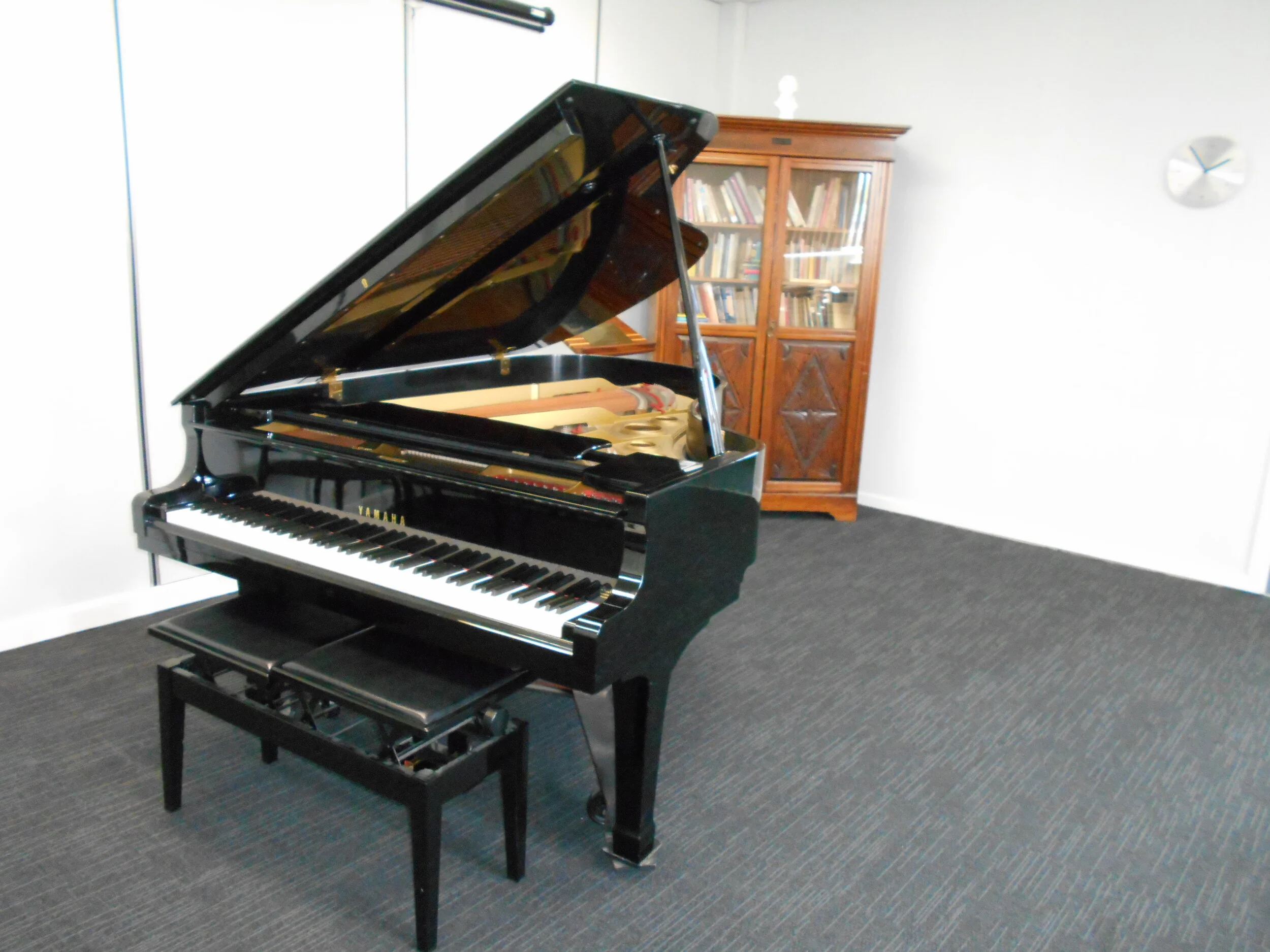 Auditorium piano shots 003.JPG