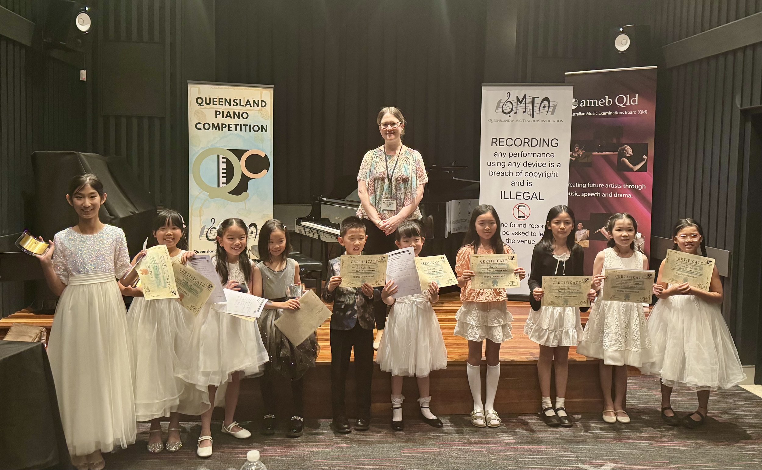 19 - Duets 10 and under 