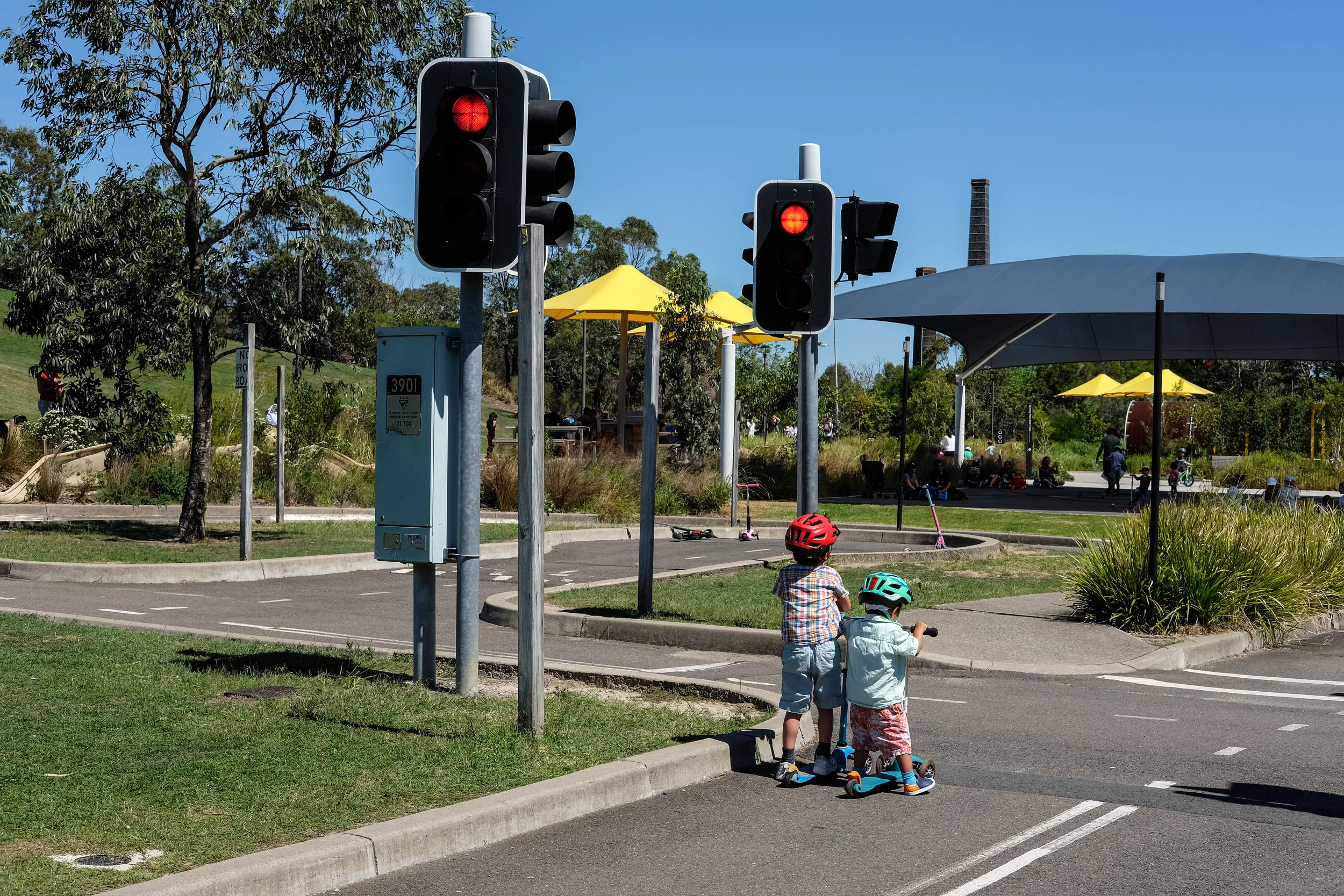 Sydney Park (3 stops from Central - T3) Whilst this may be Sydney’s third largest park by size, a variety of factors make this a great spot for exploring, especially if you have kids in tow. Bring their scooters and bikes and head to the children’s bicycle track, a brilliant play road system with working traffic lights and road signals. Boasting amazing views of the city from the hill, this park is as perfect for a picnic as it is for a lazy afternoon stroll. Once you’ve worked up an appetite, you’re in walking distance to the next stop, The Grounds of Alexandria.