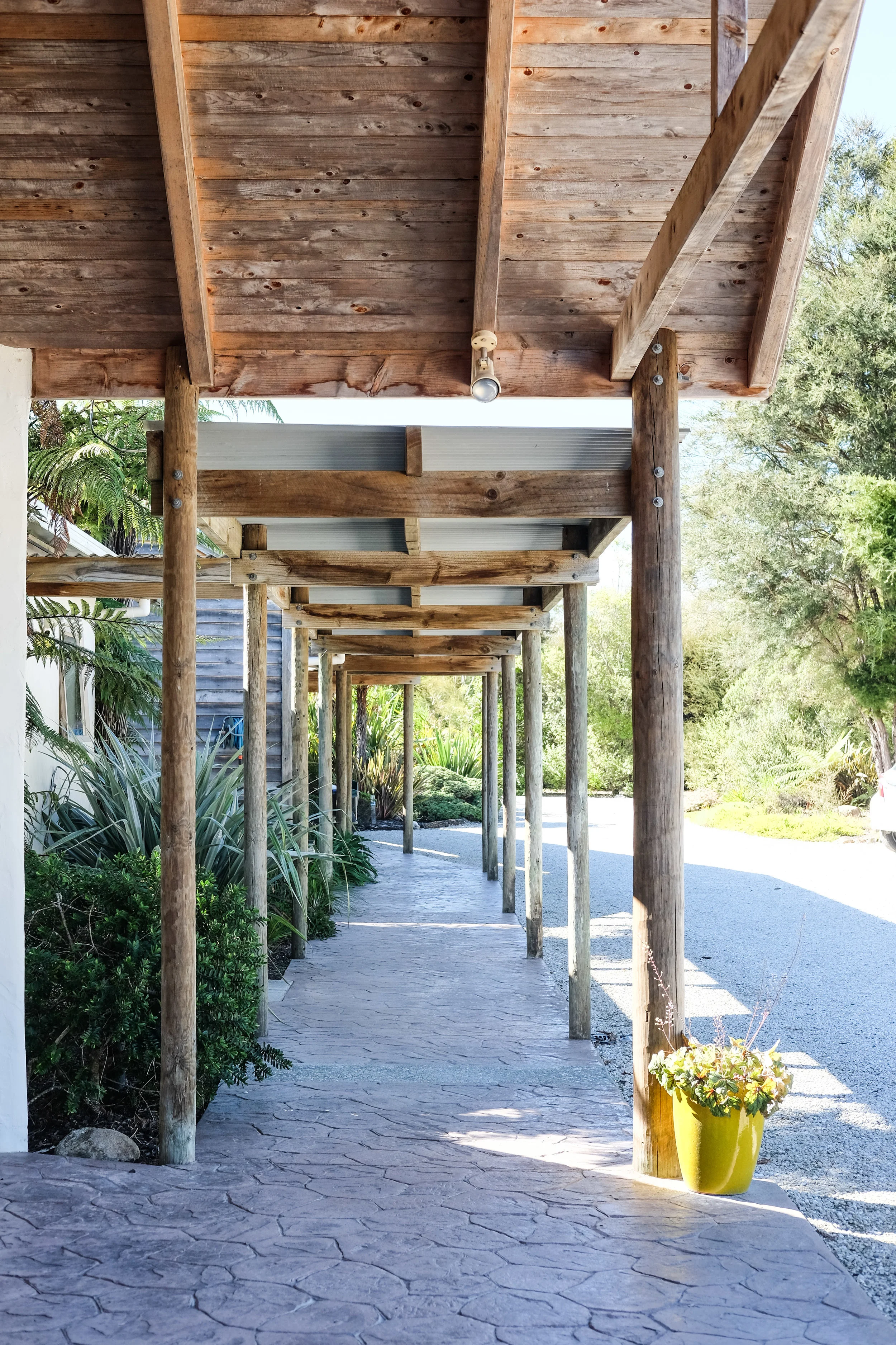 Abel Tasman Lodge in South Island, New Zealand. Photo by Viv Yapp for www.thesejourneys.com. #newzealand #abeltasman #family #travel #accommodation #hotel #lodge