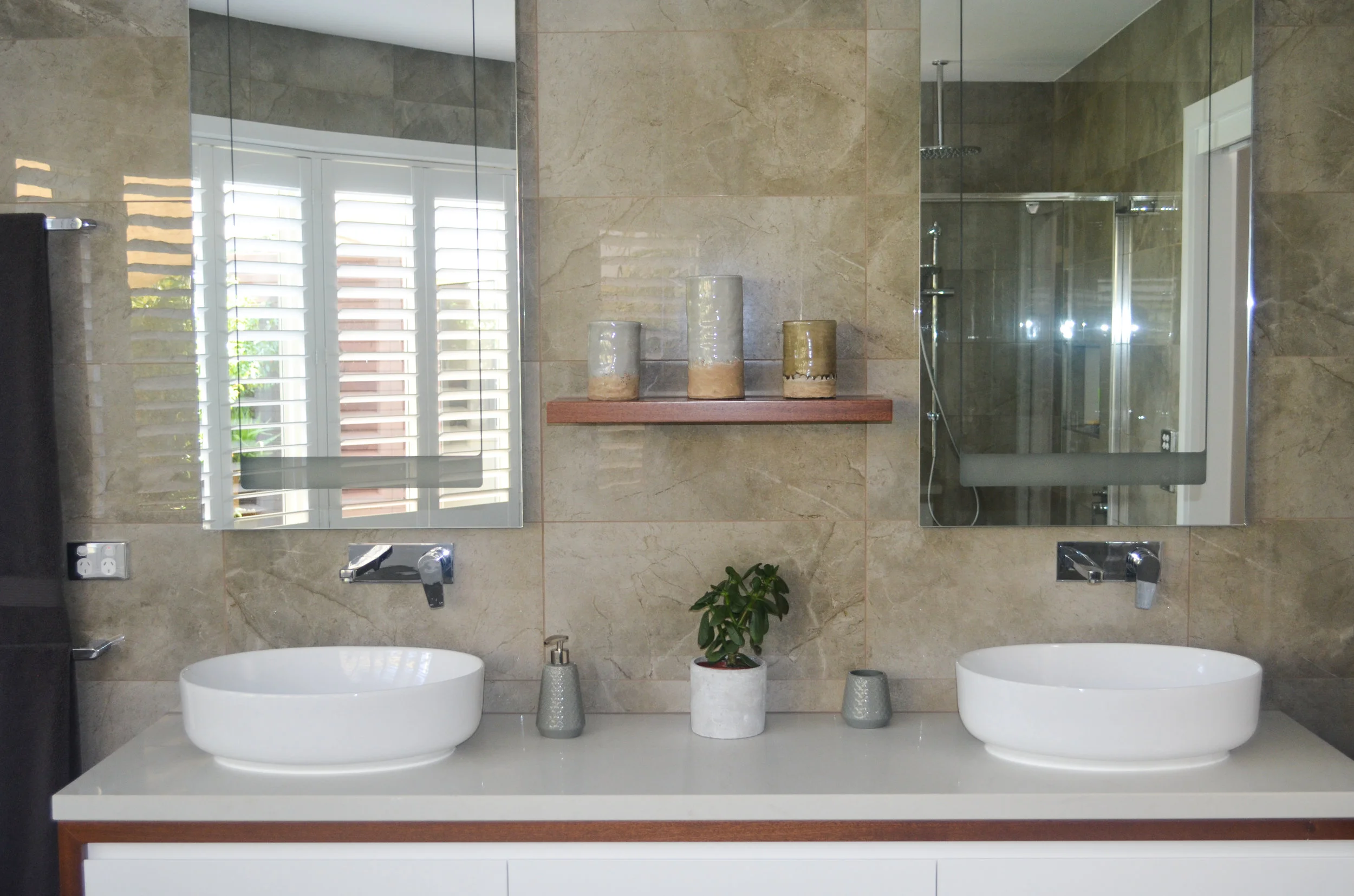 Bathroom 1.jpg