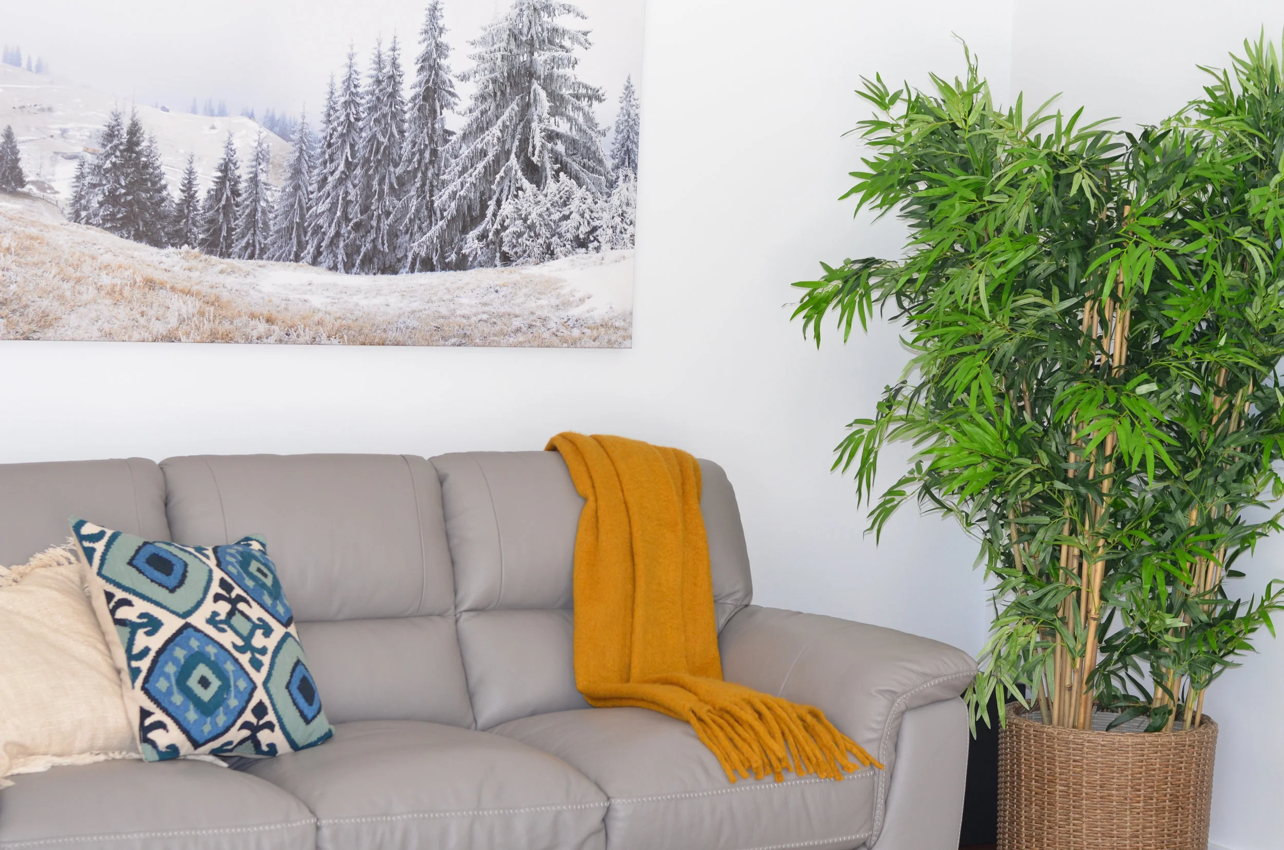 Lounge 2.jpg