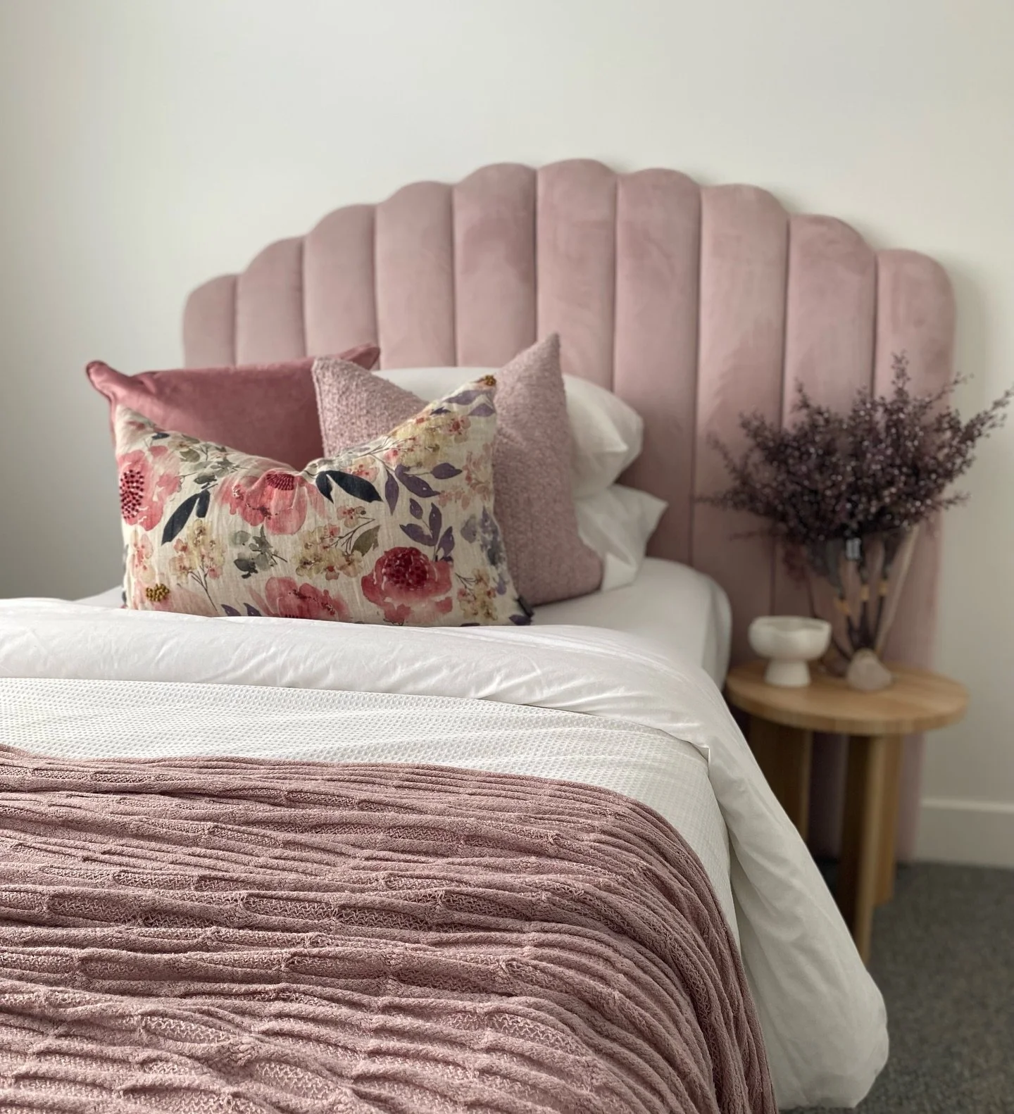 With the many property&rsquo;s on the market at any one time, you need to make your listing stand out and be memorable!  Contact us today and we can help you achieve the best look and appeal for your home 💛

#melbourneproperty #propertymarket #sunbu