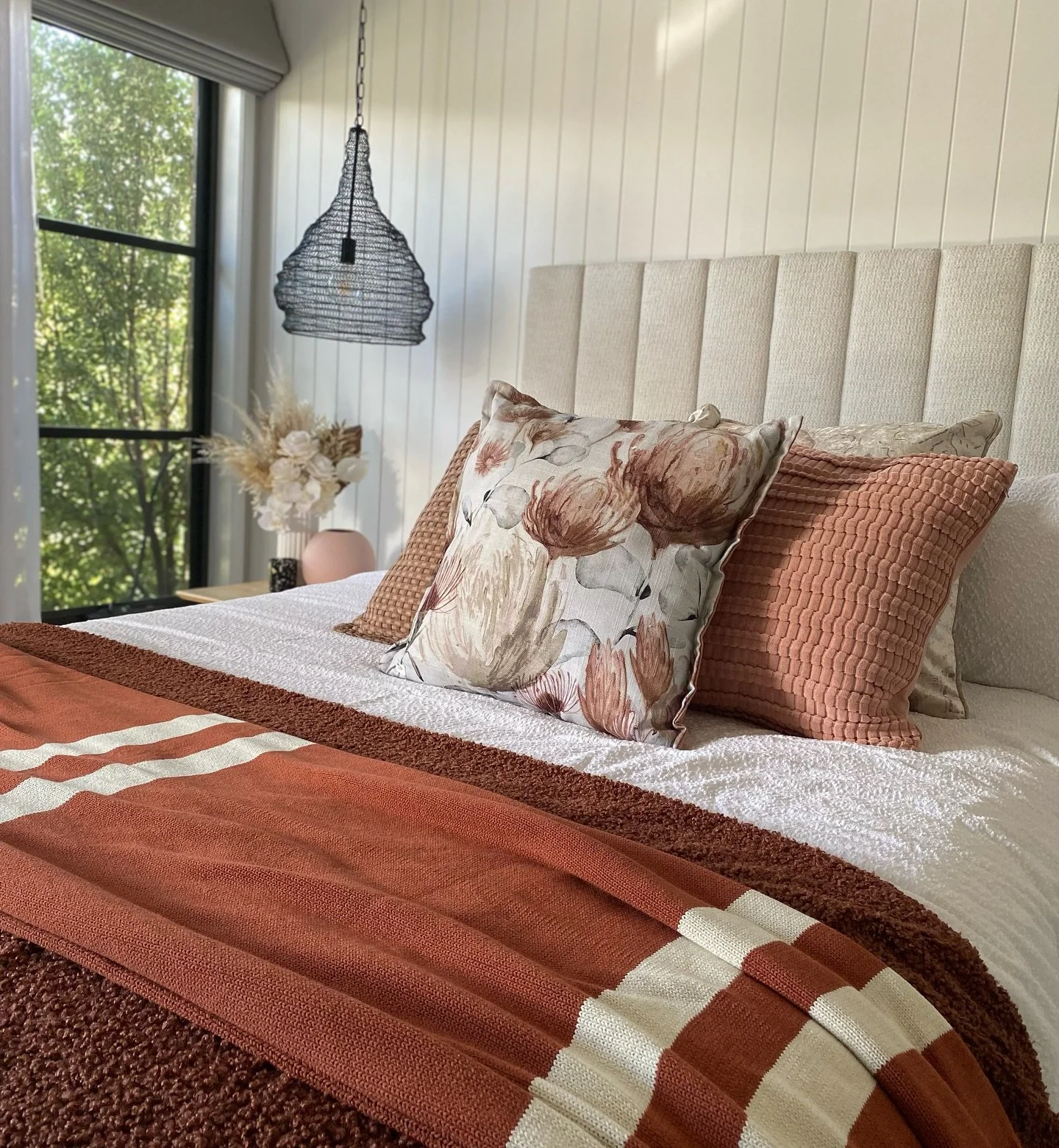 It may have been a hot day to be out staging but nothing can beat this level of natural light 🤍✨
#melbourne #melbournepropertystyling #propertystylistsofmelbourne #styling #homestyling #homedecor #homedesign #naturallight #realestatestylingmelbourn