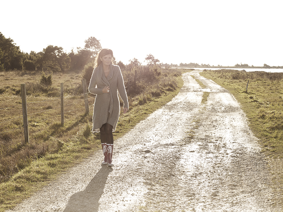 The author Mari Jungstedt on Gotland for Albert Bonniers Förlag