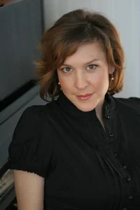 aleksandra_lukowski-2_200x.jpg