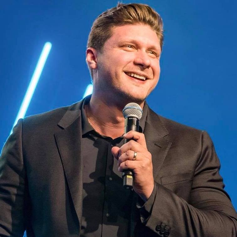 Juhannuskonferenssin iltajuhlien puhujavieraaksi Daniel Kolenda