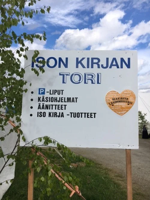 Iso Kirjan Tori valmiina juhlaan