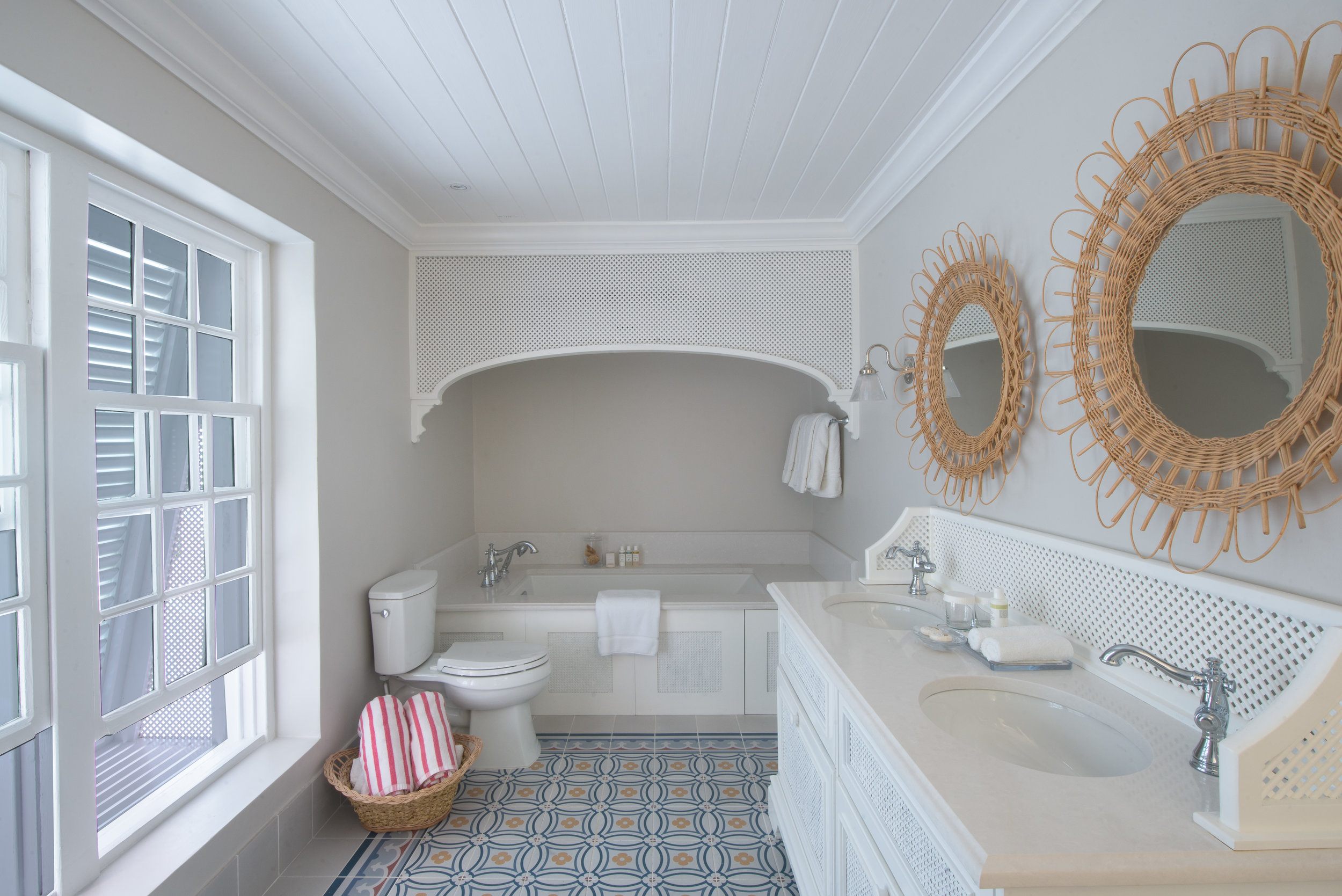 Camelot Bathroom1.jpg