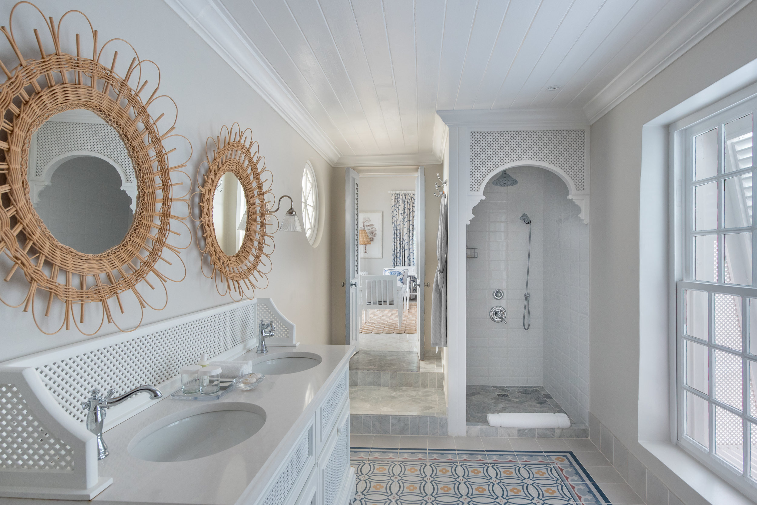 Camelot Bathroom2.jpg