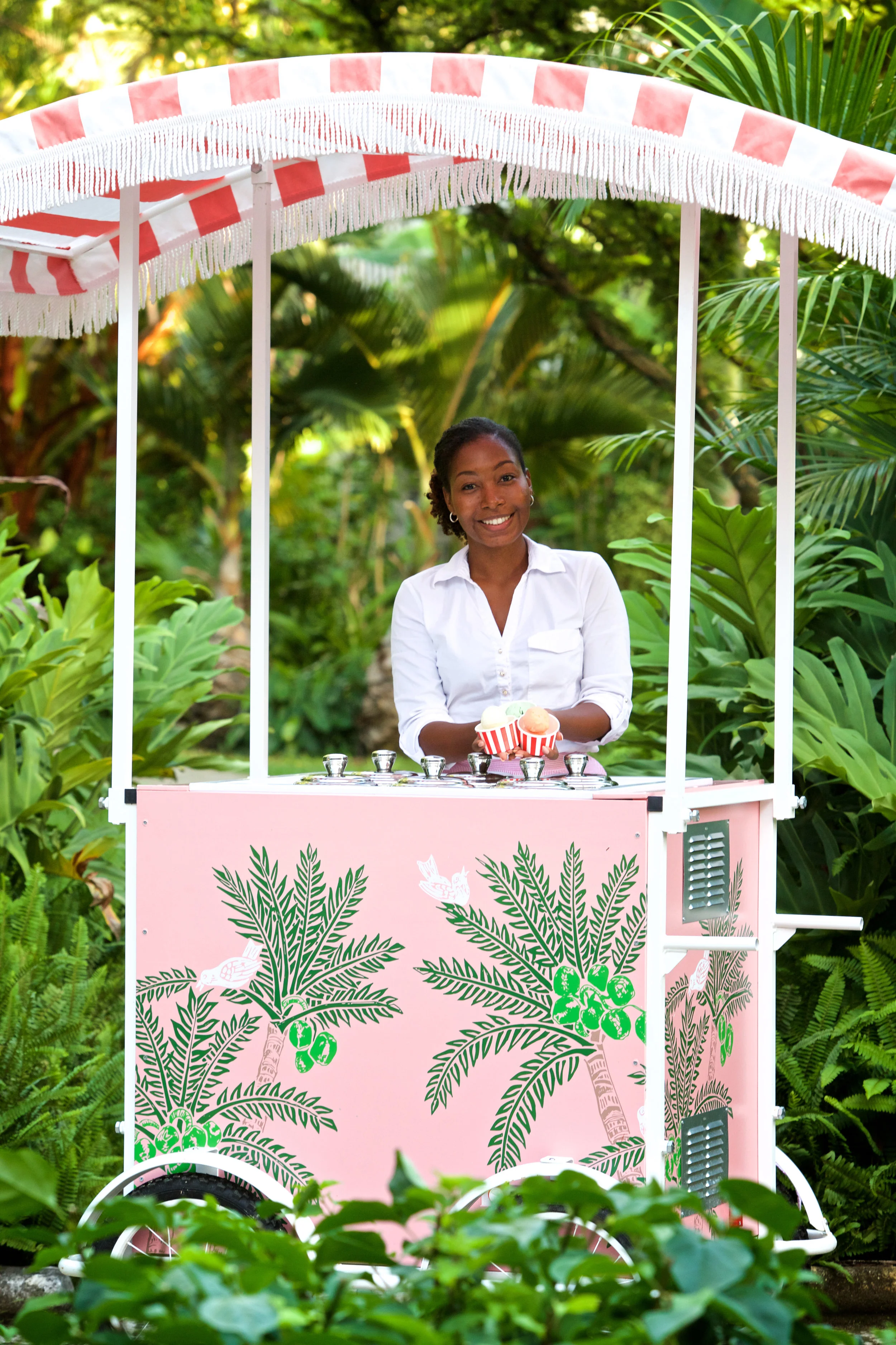 COBBLERS COVE ICE CREAM CART (5).jpg