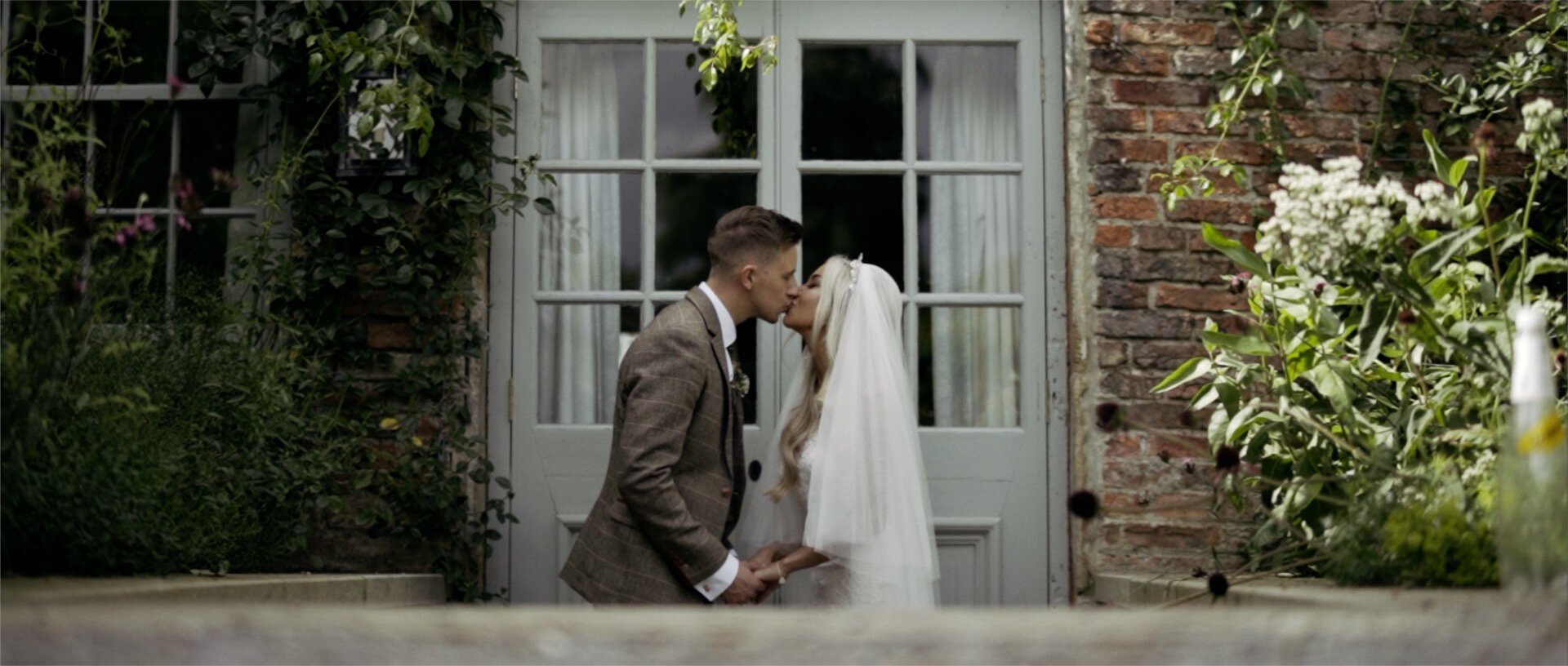 19-08-17-thomas-juliet-middleton-lodge-wedding.jpg