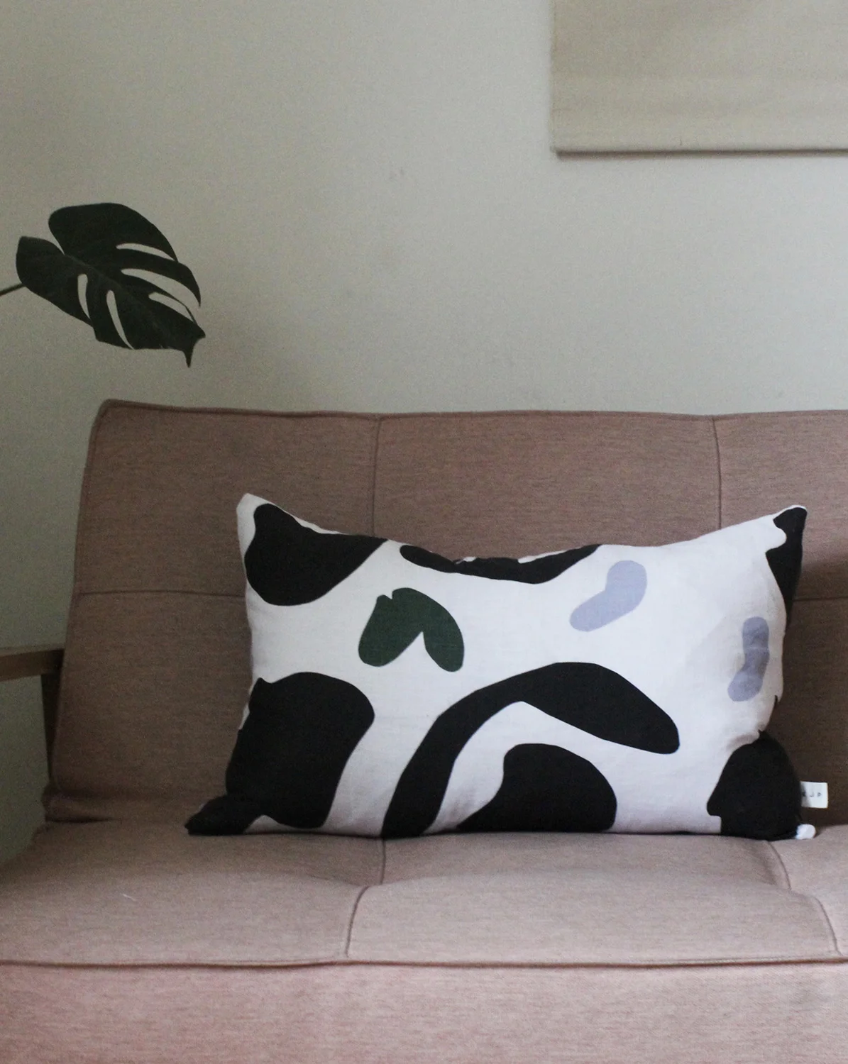 TEXKJP-VivienneCushion2.jpg