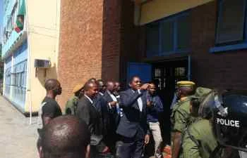 Cops arrest ZANIS reporter for filming HH arrival at Ndola Police