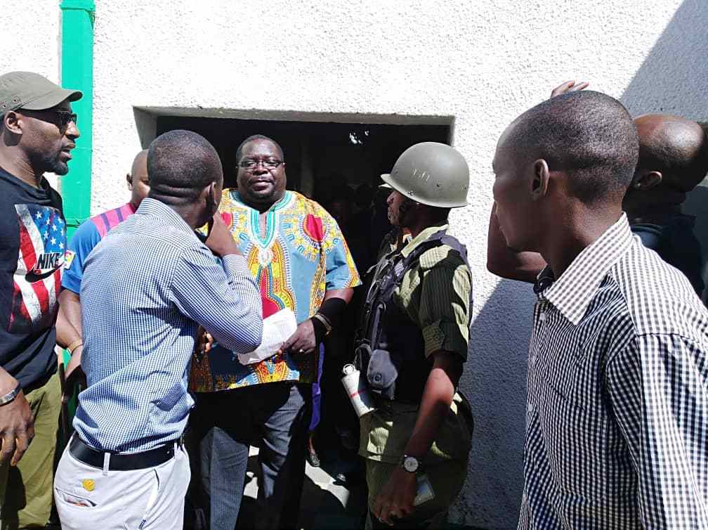 Suspected PF Cadres storm Power FM Radio to disrupt Kambwili’s Radio Programme
