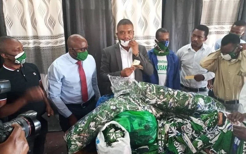 Citizens Told To 'Mask Up' As PF Accused Of Politicisation