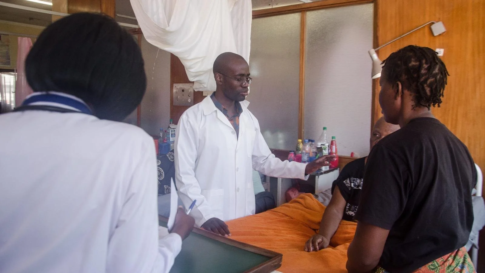 UPND Demands That Government Pays Doctors  