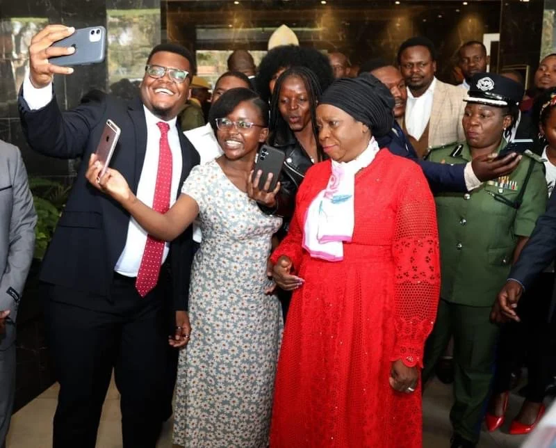 VP Calls on Youth to Maintain Peace